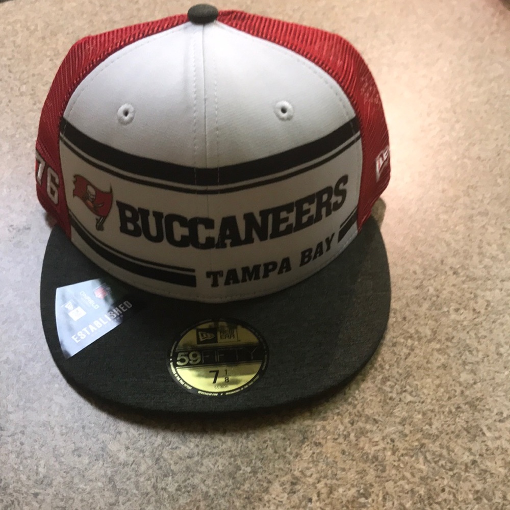 Tampa Bay Buccaneer New Era SNAPBACK Hat